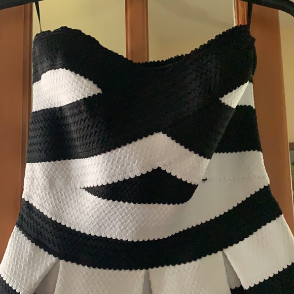 Express elastic stripe fit and flare dress - Picture 3 of 5